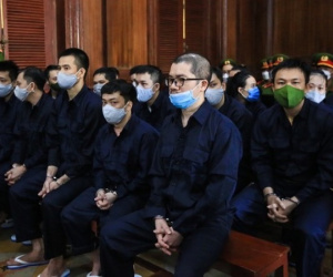 Vợ Nguyễn Thái Luyện nghẹn ngào nói 13 tỉ đồng chi cho  những người 'không tiện nói tên'