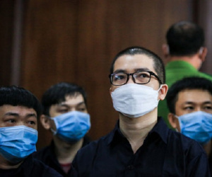 Xét xử cựu CEO Alibaba: Bí ẩn số tiền 13 tỉ đồng