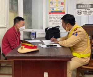 Tài xế ô tô đâm 10 xe máy ở Hà Nội có nồng độ cồn vượt mức tối đa