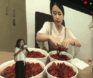 Cuộc sống hiện tại 'Thánh ăn công sở' nổi đình đám 5 năm trước