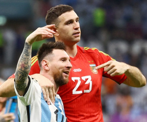 Thủ môn Argentina nguy cơ bị cấm thi đấu bán kết World Cup 2022