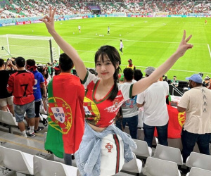 Hot girl Việt Nam sang Qatar xem World Cup 2022, cứ mặc áo đội nào là đội đó về nước