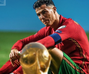 Ronaldo - Kẻ cuồng bản thân 'thổi bay' Bồ Đào Nha khỏi World Cup 2022