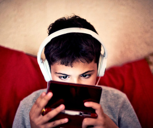 Con em nghiện game đến bỏ ăn uống, cha mẹ đệ đơn kiện nhà sản xuất