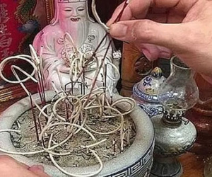 Rút tỉa chân hương ngày nào trong tháng 12 âm lịch là đúng nhất?