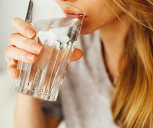 Buổi sáng uống nước mật ong, nước chanh, trà hay nước đun sôi tốt hơn?