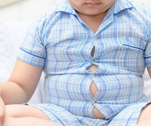 Bé 3 tuổi tăng cân đột biến lên 25kg: Bác sĩ chỉ thói quen gây hại của phụ huynh