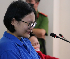 Nữ sinh 21 tuổi đầu độc cha ruột bằng xyanua nhận án chung thân