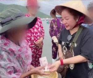 Làm từ thiện với người già, danh hài Thúy Nga bị dân mạng chỉ trích vì cách ăn nói 'kém duyên'