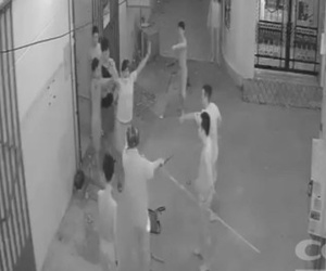 Clip cả khu trọ chốt cửa, hô hoán nhau vây bắt trộm... như phim