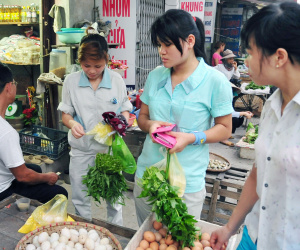 Thủ tướng yêu cầu thanh toán đủ tiền lương, thưởng Tết cho người lao động