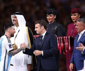 Nữ tiếp viên Việt Nam xuất hiện ở lễ trao giải World Cup 2022
