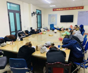 Bắt quả tang 5 'chân dài' đang bán dâm cho khách