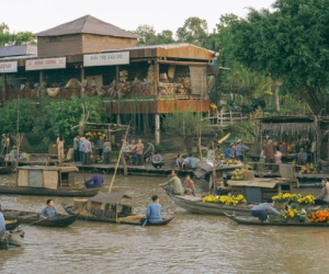 'Đất rừng Phương Nam' gây tranh cãi với bối cảnh đầu tiên