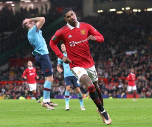 Rashford solo cực đỉnh, MU thắng nhẹ Burnley trong ngày trở lại