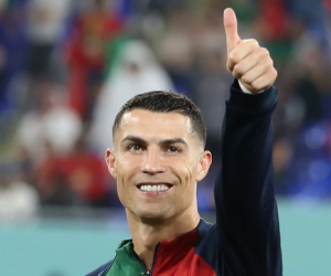 Vừa xóa 'Messi là GOAT', FIFA phải gỡ bài khen Ronaldo vì bị chê không thật lòng