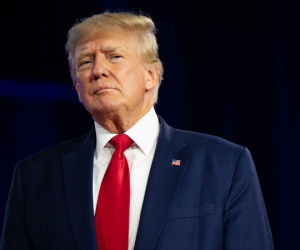 Ông Trump bị đề nghị cấm nắm quyền ở Nhà Trắng