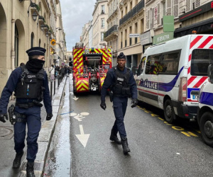 Xả súng giữa trung tâm Paris, nhiều người thương vong