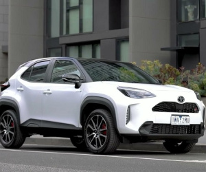 Toyota Yaris Cross GR Sport 2023 ra mắt