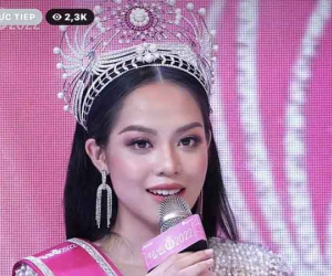 Chưa đăng quang 24 tiếng, Tân hoa hậu Việt Nam 2022 đã 'nuốt mic' xuất thần khi bị hỏi câu khó