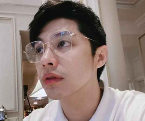 Noo Phước Thịnh bất ngờ đăng đàn thông báo 'mắt mờ', đòi lui về 'buôn bán' giữa lúc sự nghiệp thăng hoa