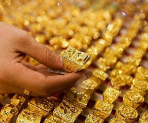 Giá vàng hôm nay 25/12: Chốt phiên cuối tuần tăng giá