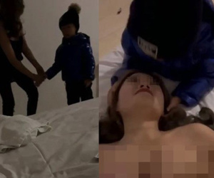 Mẹ đi 'bán hoa' còn mang con trai nhỏ đi theo, đứa trẻ đứng bên cạnh nhìn, dân tình phẫn nộ: 'Có còn là người không?'
