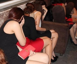 Thủ đoạn tàn độc của 'tú bà' trả thù đời vì bị HIV