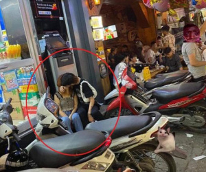 Hôn nhau ngấu nghiến ngay trước cây ATM, cặp đôi khiến dân tình ái ngại không dám đến rút tiền