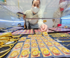 Vàng miếng SJC cao hơn vàng nhẫn 13 triệu đồng/lượng