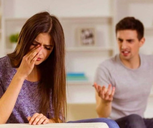 Chồng chết điếng biết cậu con trai nối dõi chính là 'sản phẩm' của vợ và tình cũ