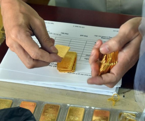 Lý do vàng miếng hết thời 'phát sốt'