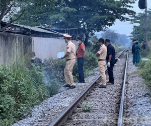 Hẹn gặp cô gái không được, thanh niên lên đường ray bị tàu hỏa tông chết