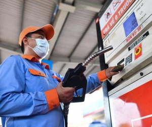 Giảm thuế bảo vệ môi trường đối với xăng xuống 2.000 đồng/lít trong cả năm 2023
