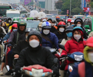 Người dân Hà Nội ùn ùn về quê nghỉ Tết