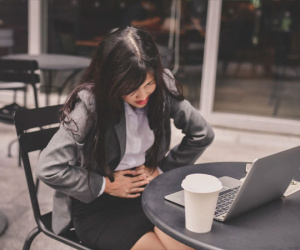 Cô gái trẻ bị viêm nhiễm và xuất huyết dạ dày vì kiểu giảm cân nhiều người làm