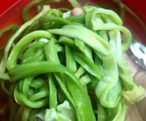 Rầm rộ tìm mua rau 'tiến vua' gần nửa triệu đồng/kg ăn Tết