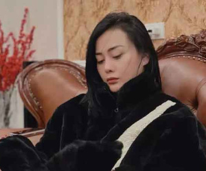 Phương Oanh gây hoang mang khi treo status 'xin lỗi'