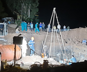 Xuyên đêm cứu bé trai 10 tuổi rơi xuống trụ bê tông sâu 35m