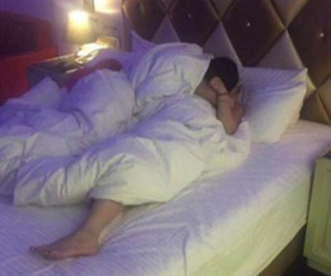 Chê vợ ngủ nướng khi đi du lịch, chồng gặp họa sát thân