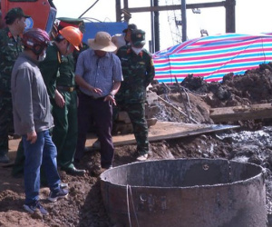 Sắp hoàn tất việc cứu hộ bé trai lọt vào trụ bê-tông sâu 35 m