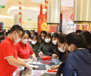 Năm 2023, có nên đầu tư vào vàng, USD?