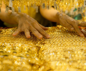 Giá vàng hôm nay 3/1: Giá vàng đang trong tâm thế 'bùng nổ'