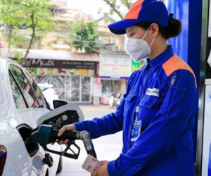 Giá xăng tăng lần 2 liên tiếp từ đầu năm 2023
