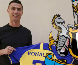 Ronaldo cài điều khoản gia nhập Newcastle đấu MU ngay năm nay