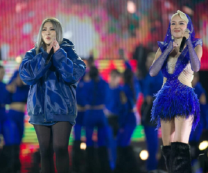 Tóc Tiên bức xúc đáp trả khi bị nói 'làm nền' khi đứng cạnh idol Kpop