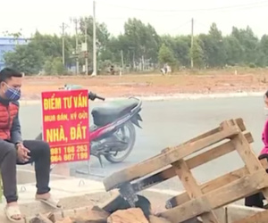 Bất ngờ với số lượng công ty môi giới BĐS phải đóng cửa cho nhân viên nghỉ Tết sớm