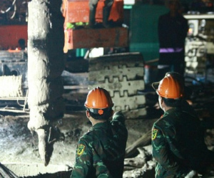 Lý do phải liên tục thay đổi phương án cứu nạn cháu bé 10 tuổi