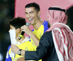 Ronaldo nhầm tai hại, gọi Saudi Arabia là… Nam Phi trong ngày ra mắt Al-Nassr