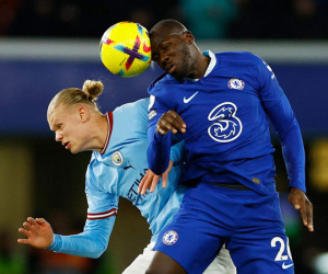 'Thần tài' Mahrez giúp Man City tiếp tục bám đuổi Arsenal